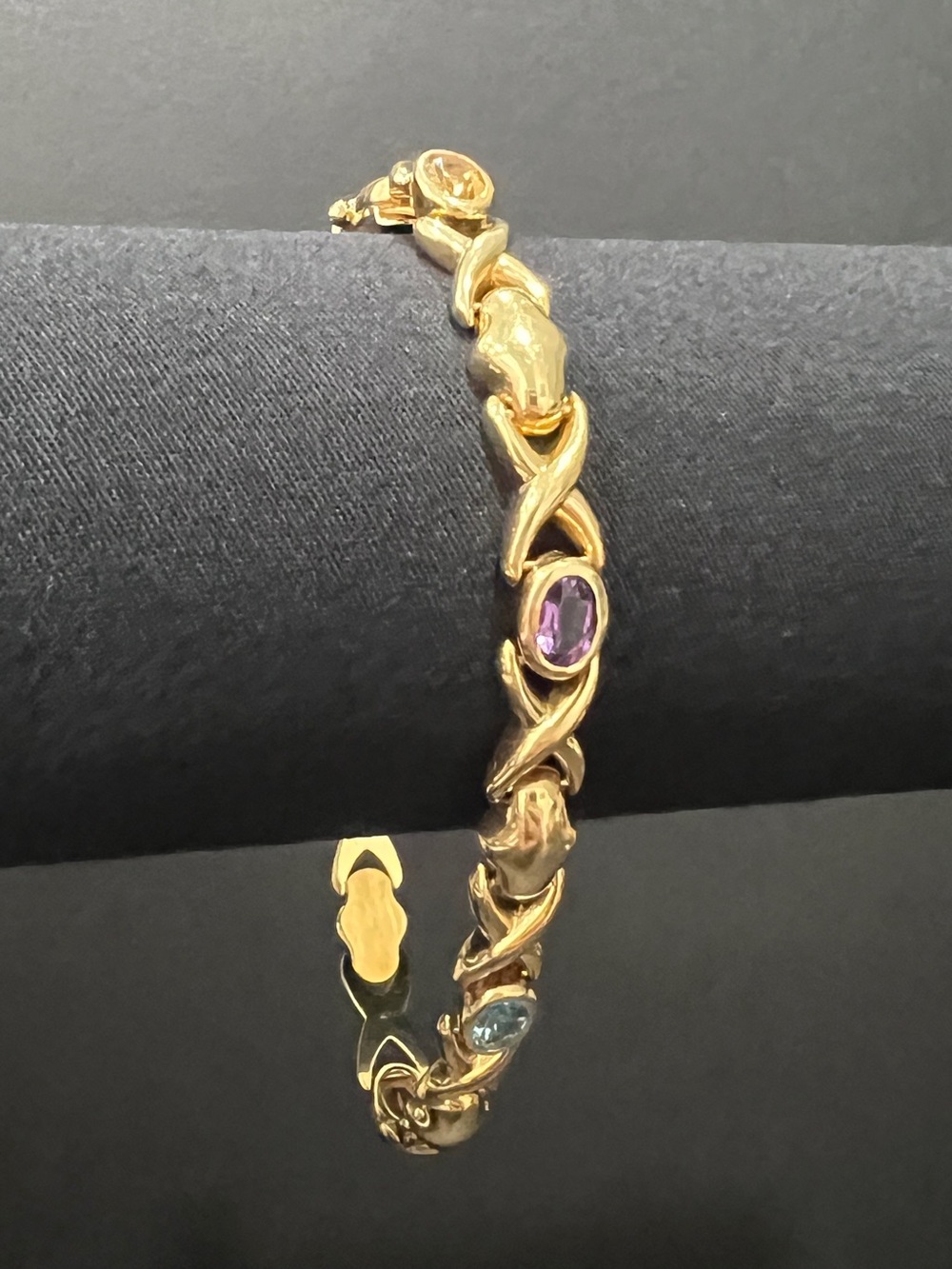 18K Gold Vintage “XO” Infinity bracelet, Italy, 8in, 15g, Bevel set gemstones